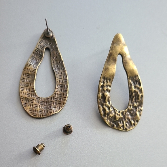 Gold‎ Textured Teardrop Earrings Vintage - Picture 3 of 5